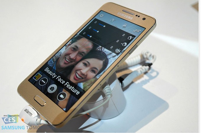 Samsung pamer selfie monster Galaxy A5 dan A3