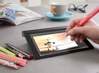 Tak butuh stylus menulis di Lenovo Yoga Tablet 2