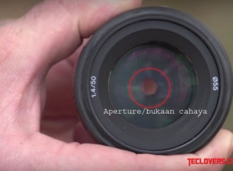 Apa yang dimaksud Aperture (f/...) dalam kamera?